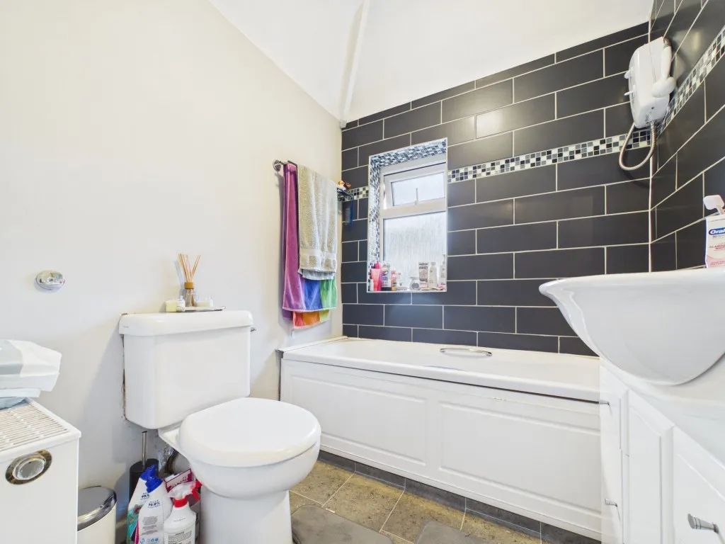 Kentwood Hill, Tilehurst, RG31, photo 12