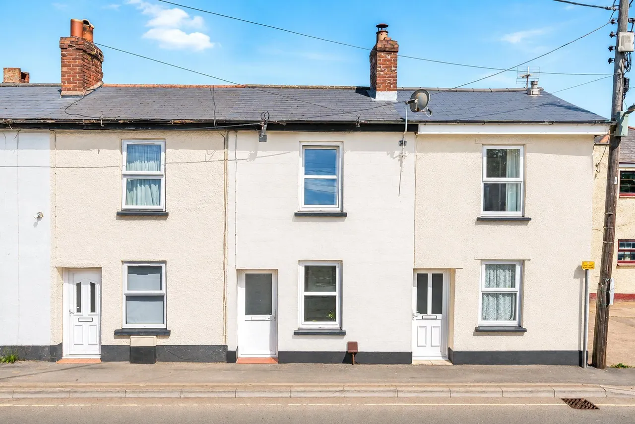 2 bed property for sale — Mill Street, Crediton, Devon, EX17