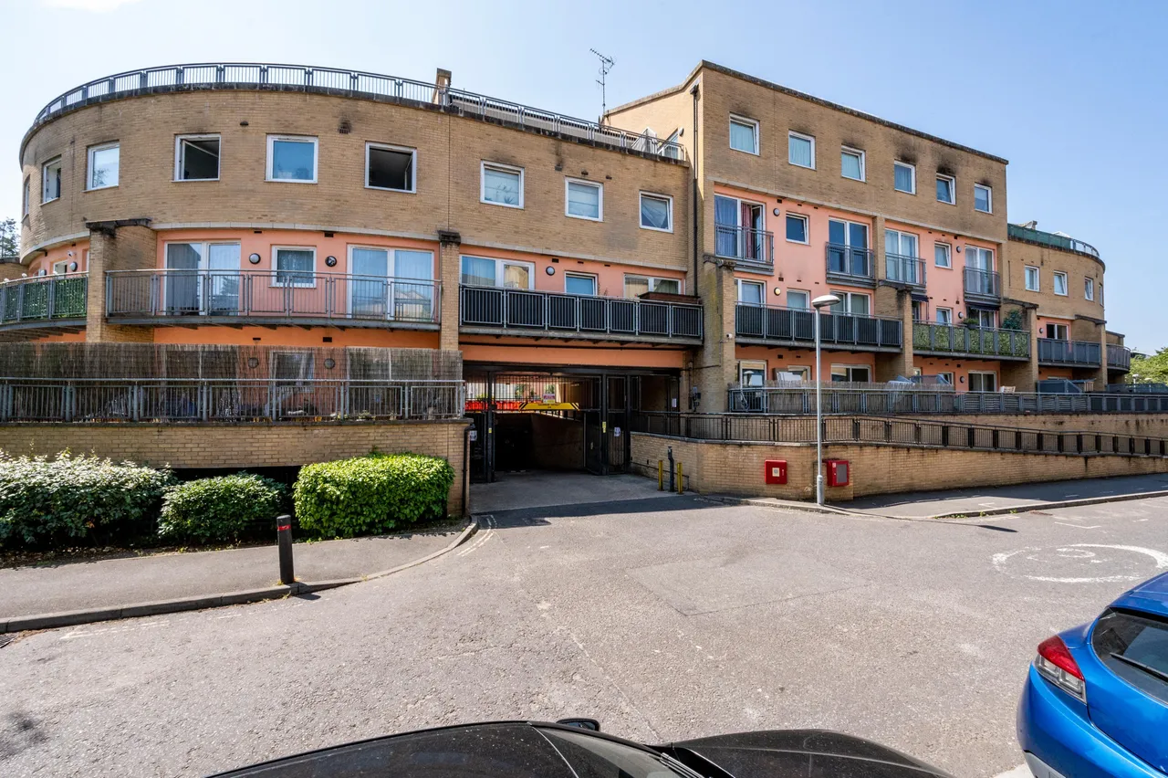 Feltham, TW14, photo 8