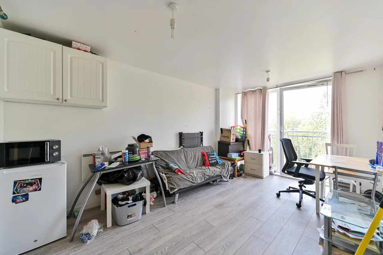 Feltham, TW14, photo 4