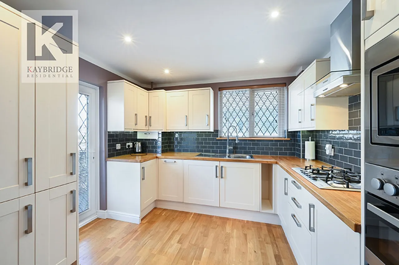 London Road, Ewell, KT17, photo 2