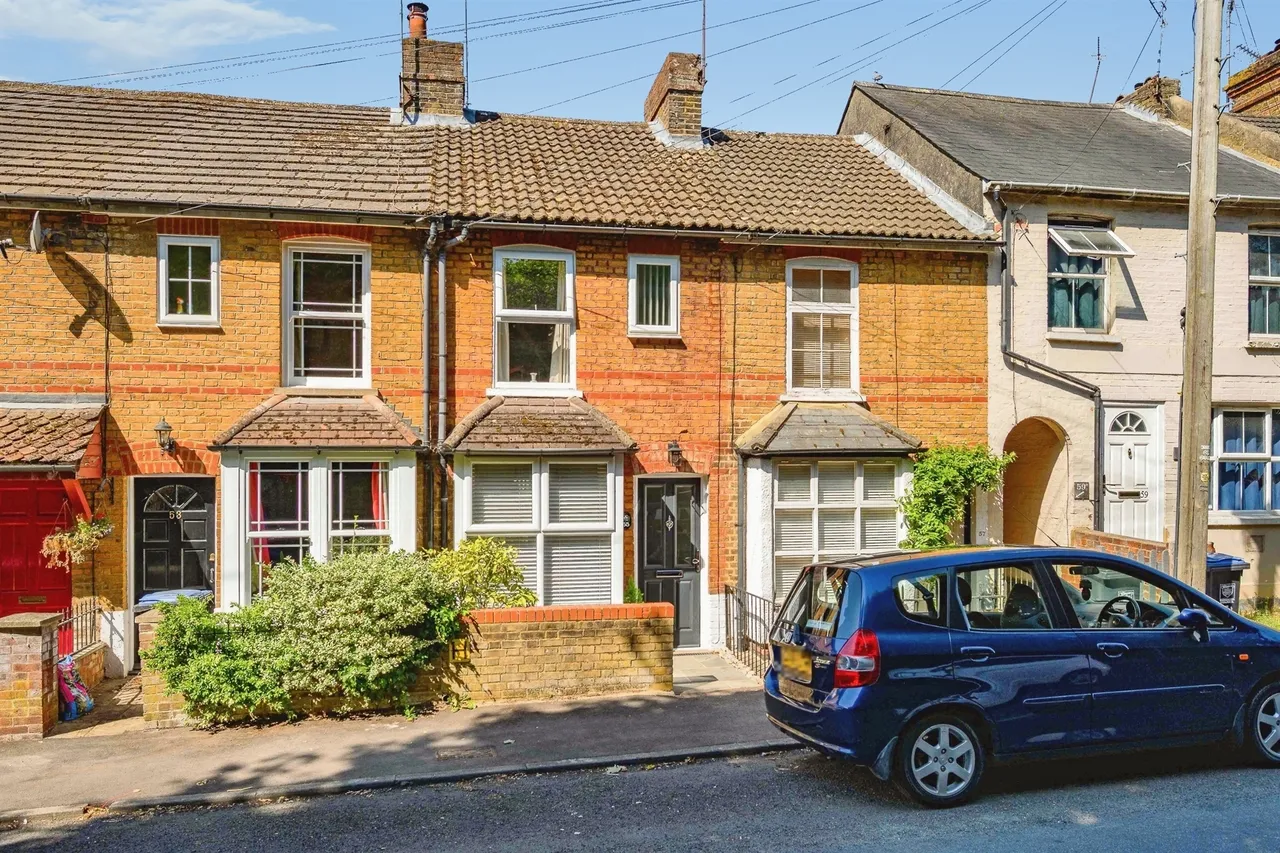 2 bed house for sale — Sunnyhill Road, Hemel Hempstead