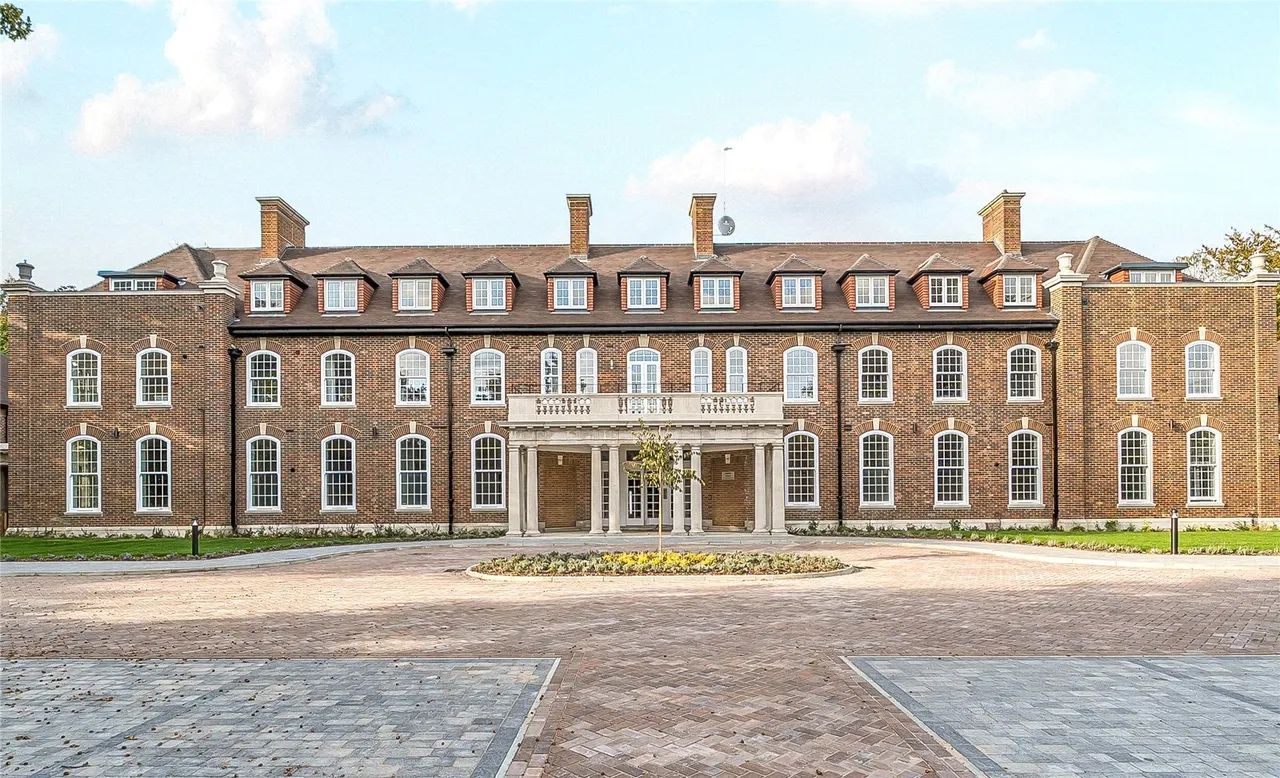 1 bed flat for sale — Officers Park, Brunswick Road, Deepcut, Camberley, Hampshire, GU16 6UJ