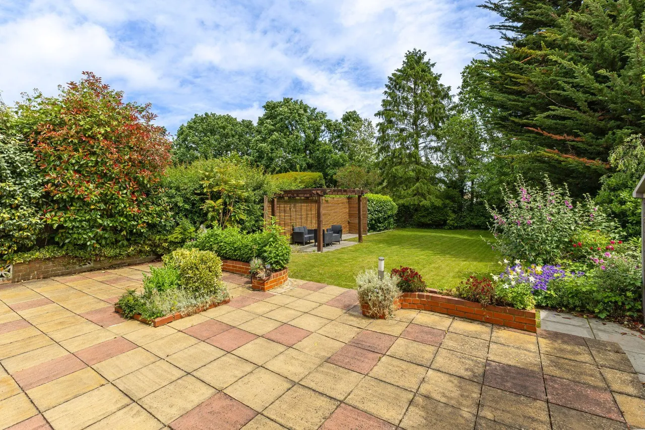 Lancaster Road, St. Albans, Hertfordshire, AL1 4ET, photo 2