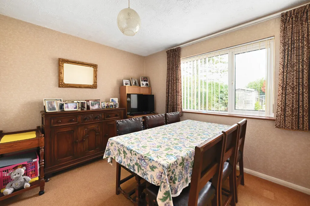 Parkhill Road, Blackwater, GU17, photo 4
