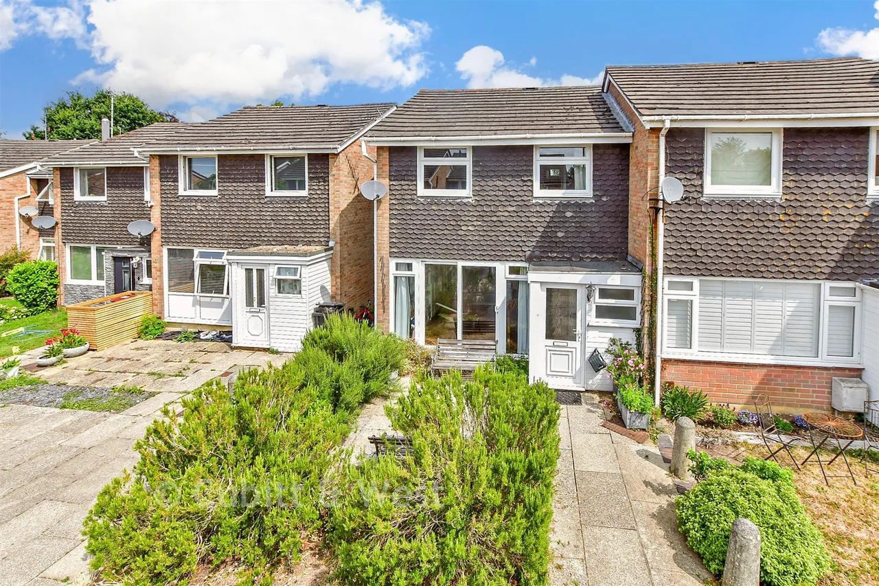 3 bed house for sale, Tacklee Road, Yapton, PO19