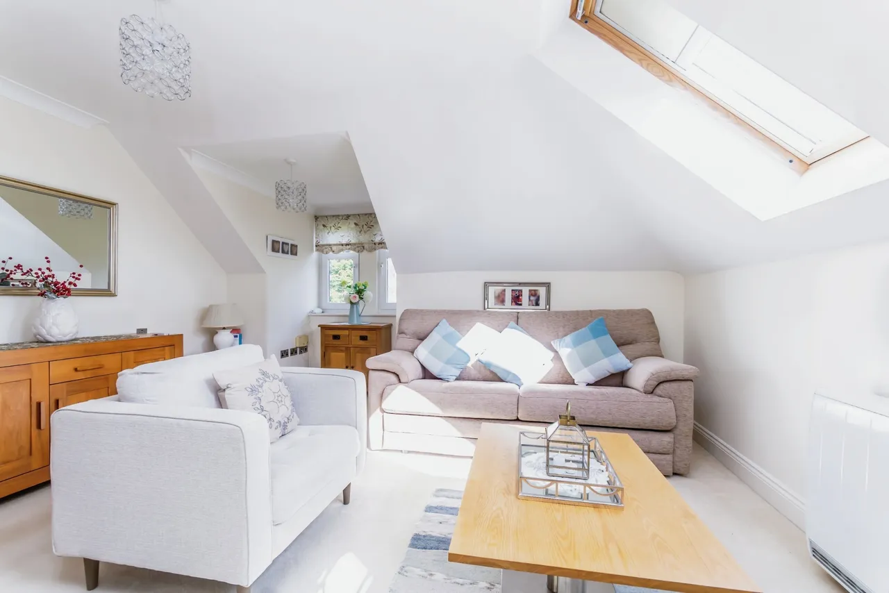 1 bed flat for sale — Limpsfield Road, Warlingham, Surrey, CR6