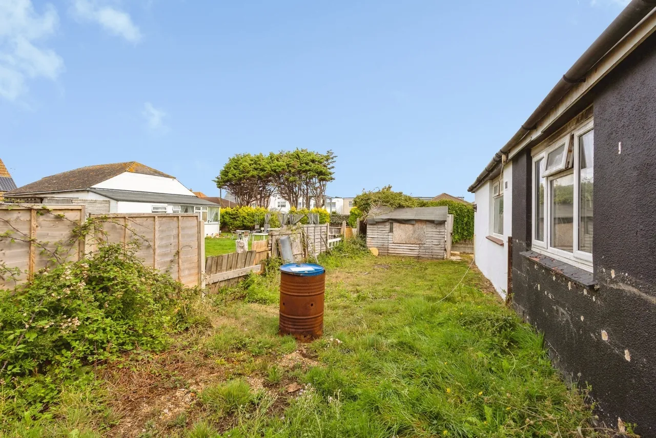 Southwood Road, Hayling Island, PO11, photo 11