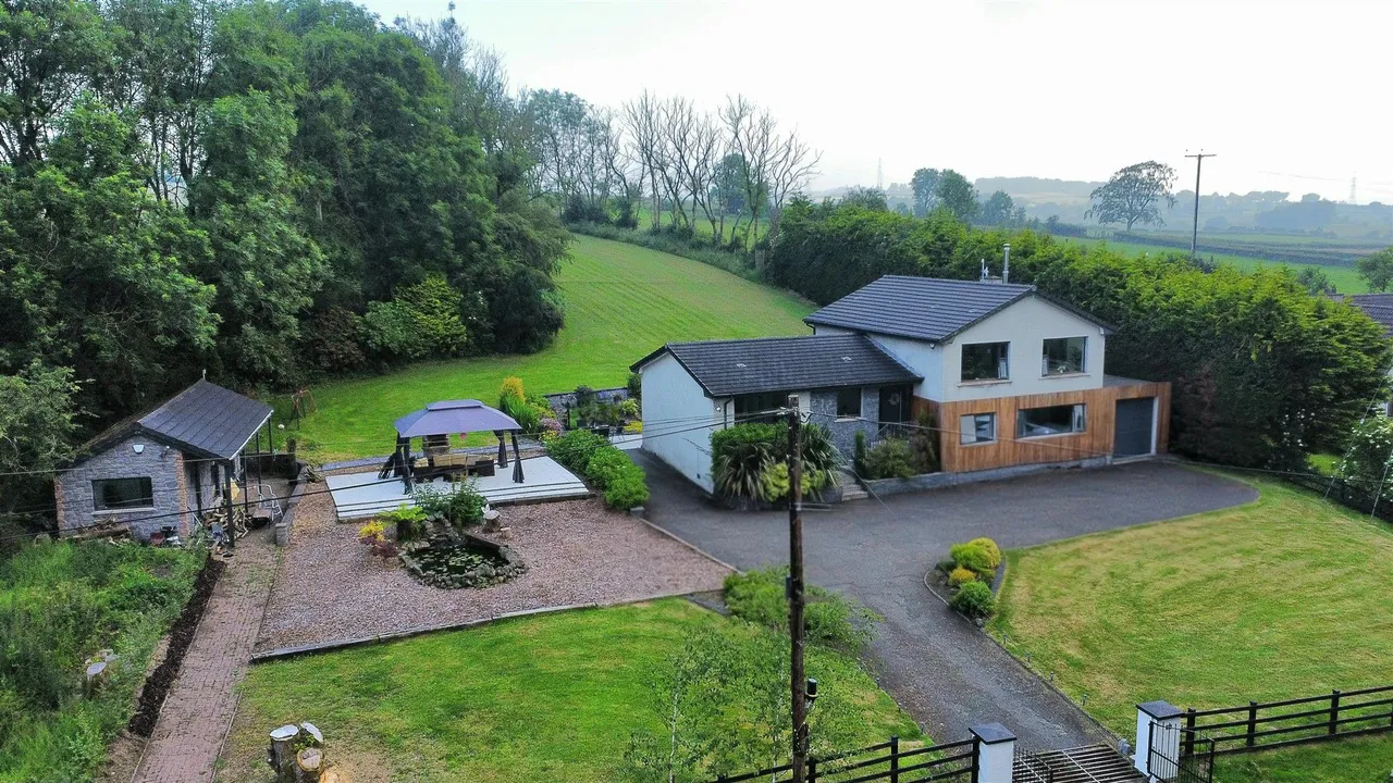Ballyvallagh Road, Carrickfergus, BT40, photo 2