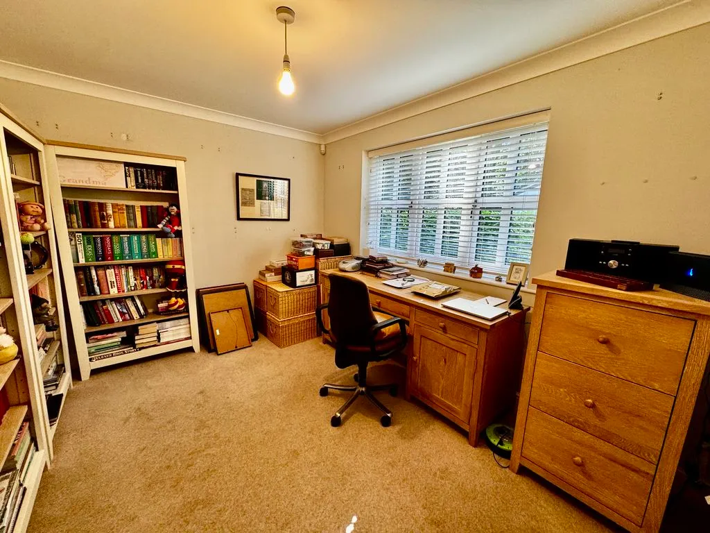 Grange Drive, Wooburn Green HP10 0QD, photo 6