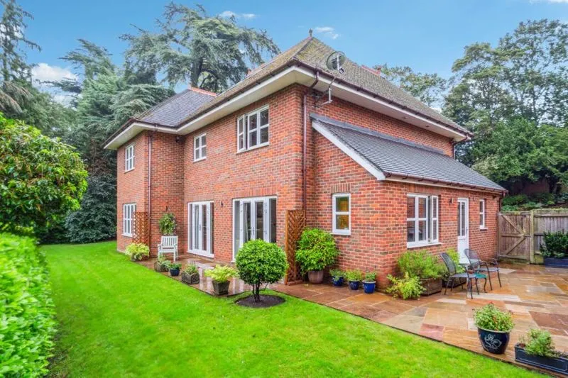 5 bed house for sale — Grange Drive, Wooburn Green HP10 0QD