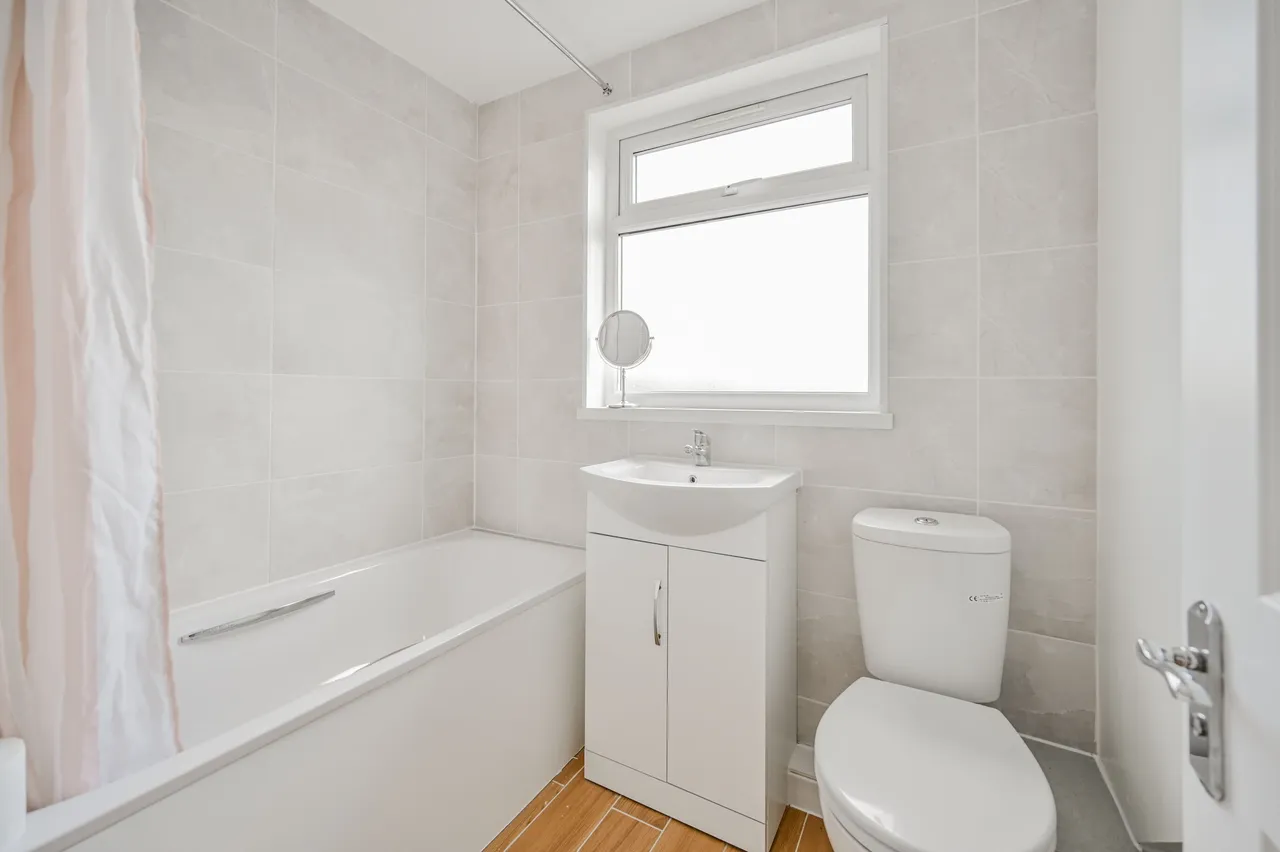 122 Gospatrick Road, London, photo 8