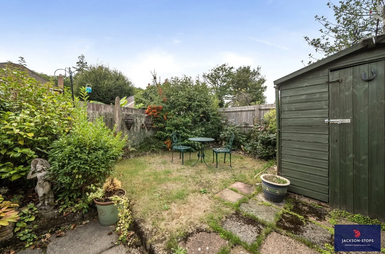 Mentone Avenue, Aspley Guise, MK17, photo 11