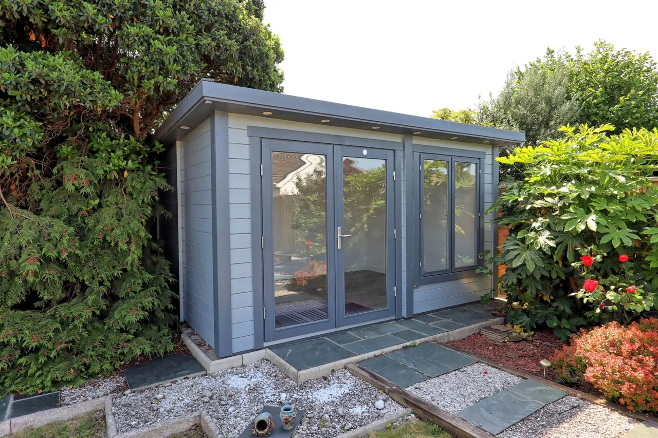 St James Avenue, Thorpe Bay, SS1 3LJ, photo 20