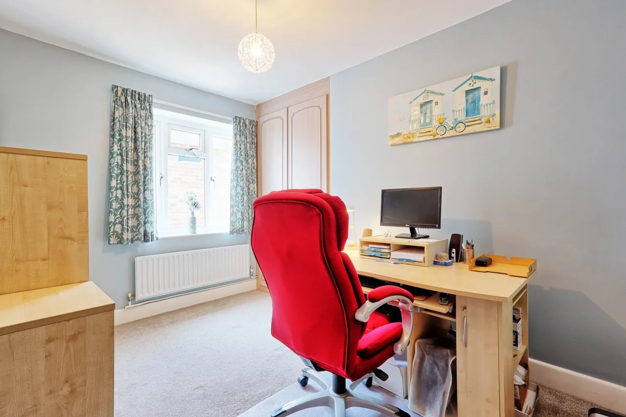 St James Avenue, Thorpe Bay, SS1 3LJ, photo 15