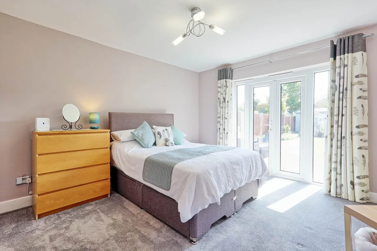 St James Avenue, Thorpe Bay, SS1 3LJ, photo 13