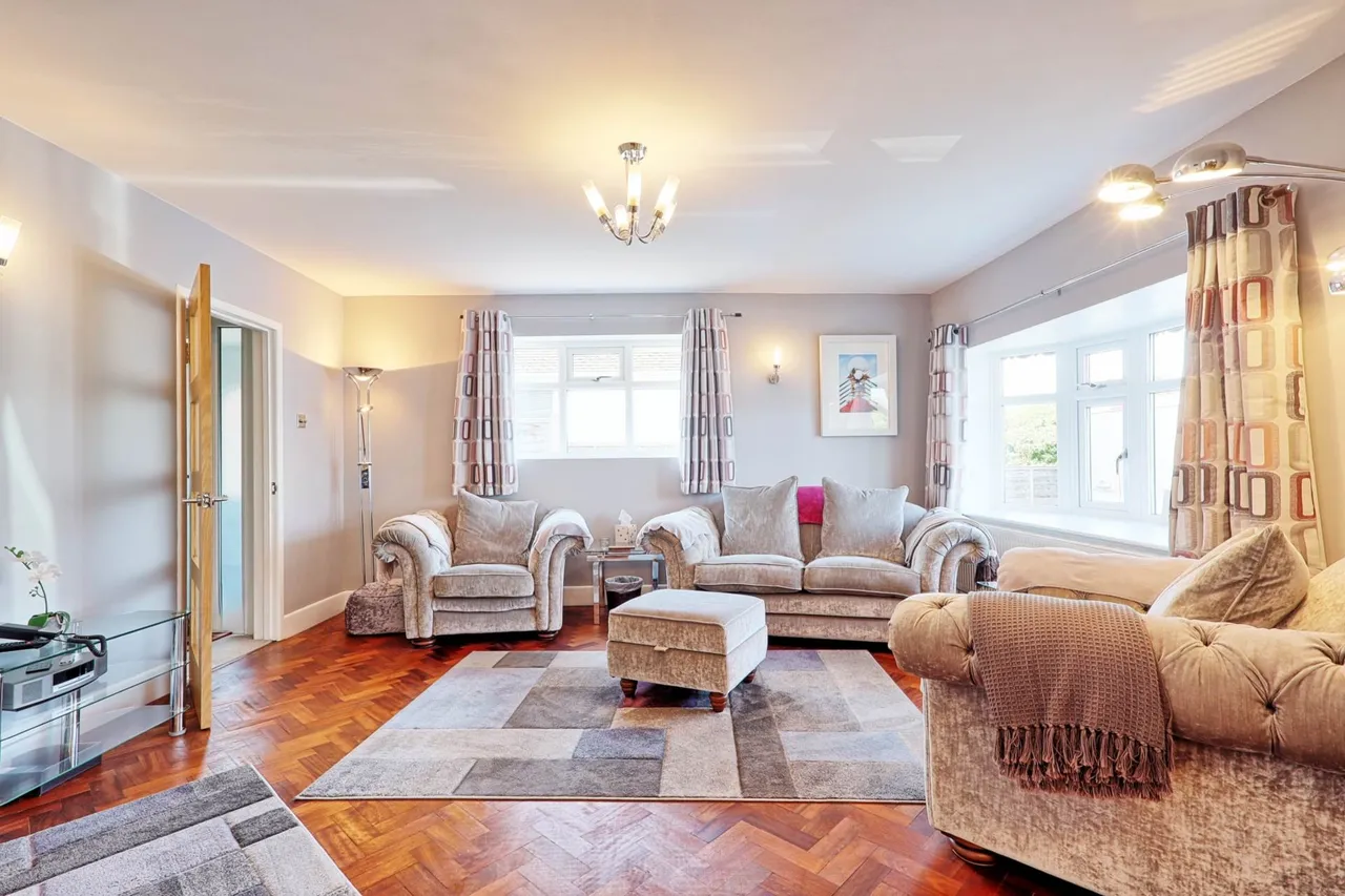 St James Avenue, Thorpe Bay, SS1 3LJ, photo 5