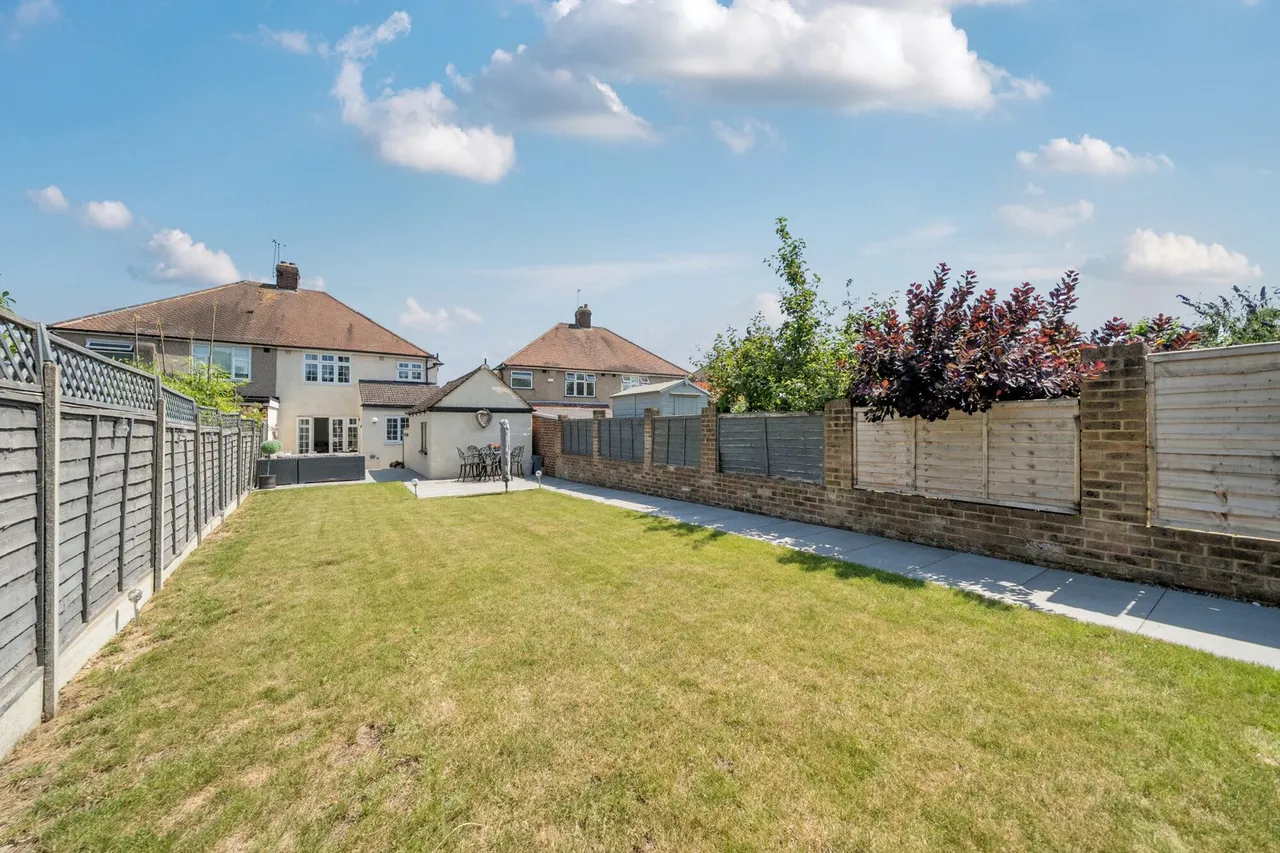 Highcombe Close, SE9, photo 21
