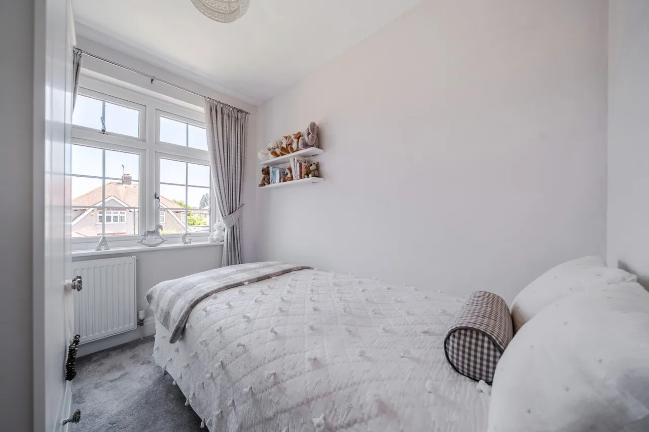 Highcombe Close, SE9, photo 18