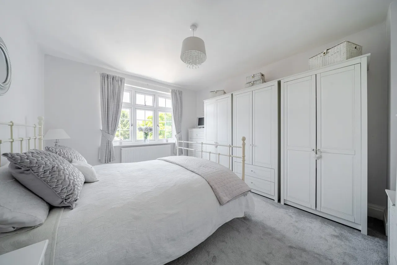 Highcombe Close, SE9, photo 16