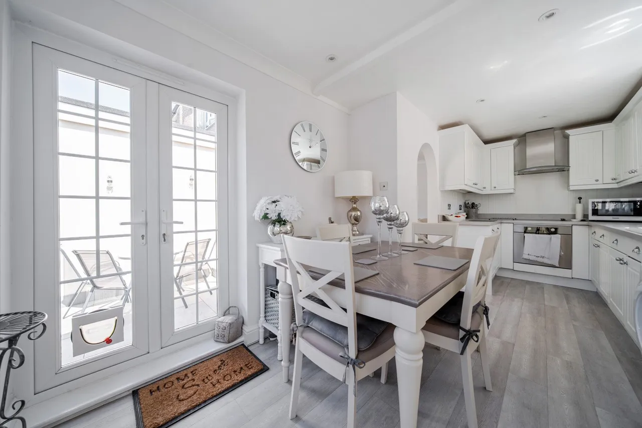 Highcombe Close, SE9, photo 14