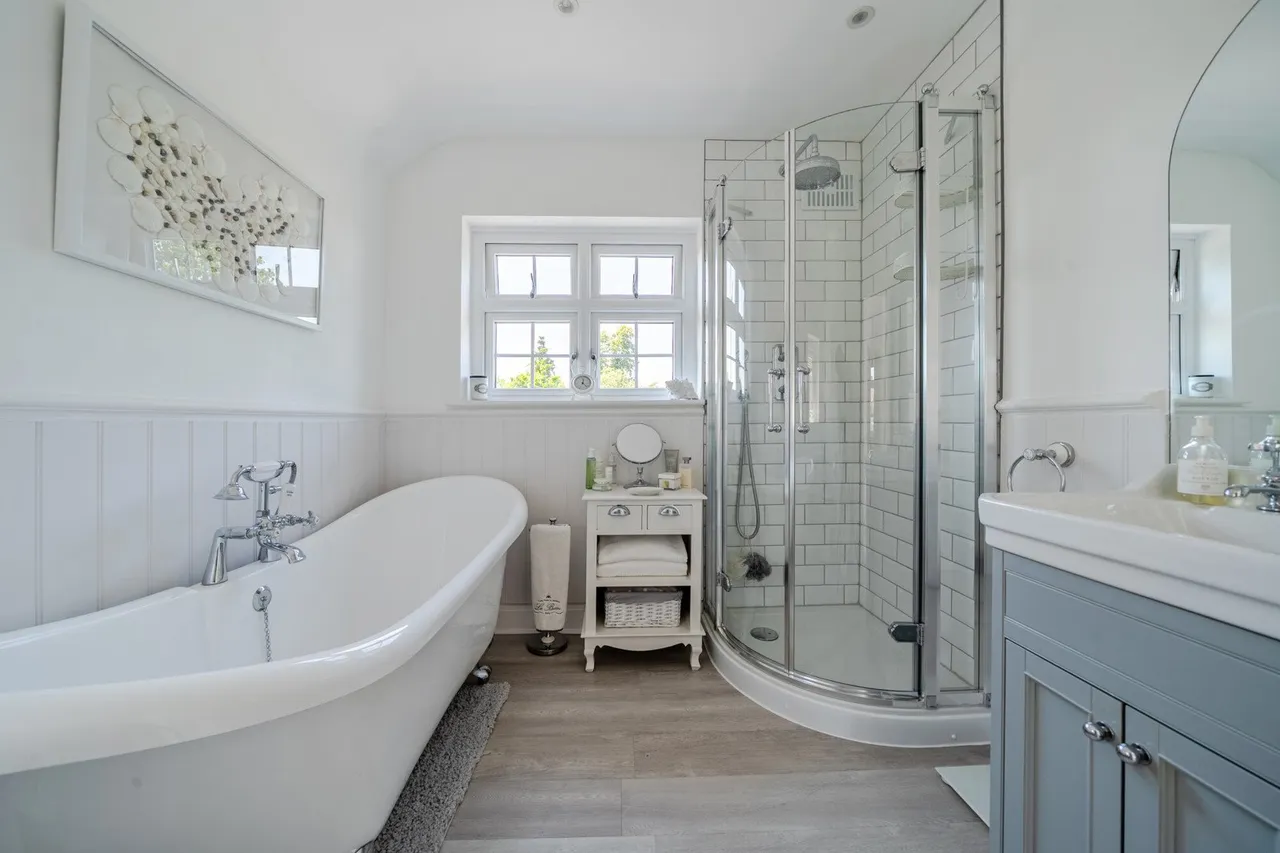 Highcombe Close, SE9, photo 19