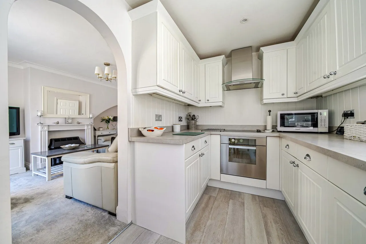 Highcombe Close, SE9, photo 4