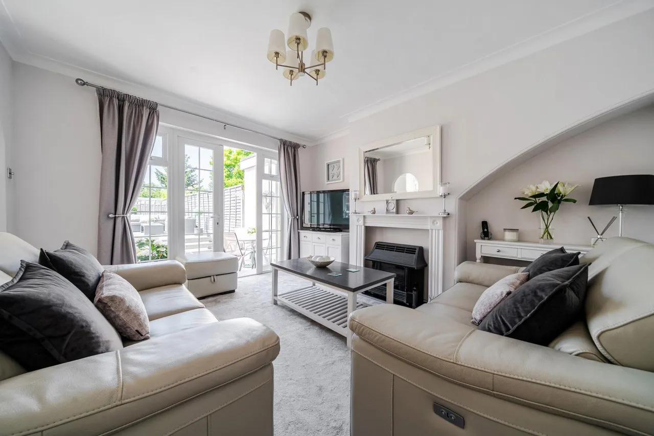 Highcombe Close, SE9, photo 10