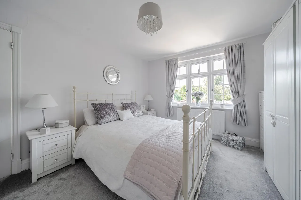 Highcombe Close, SE9, photo 17