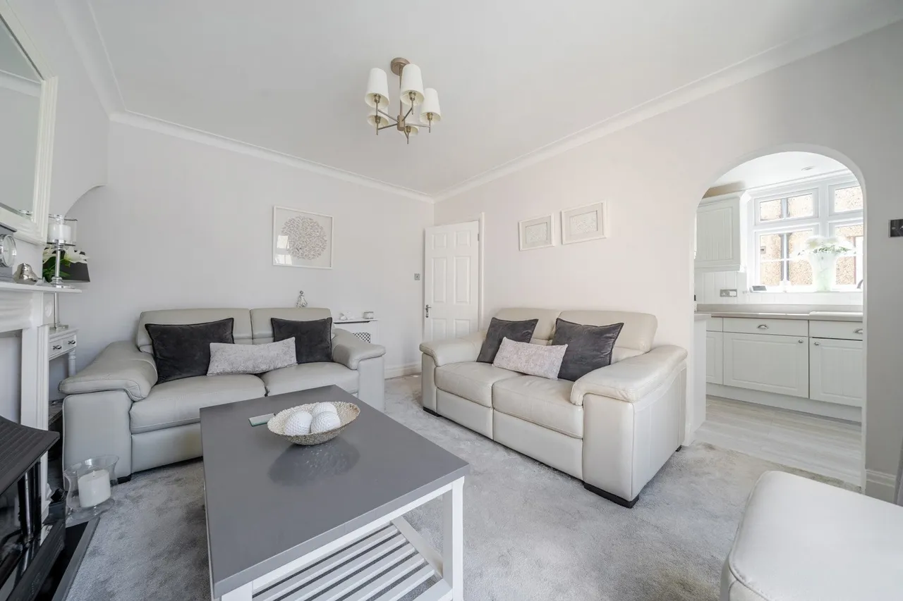 Highcombe Close, SE9, photo 11