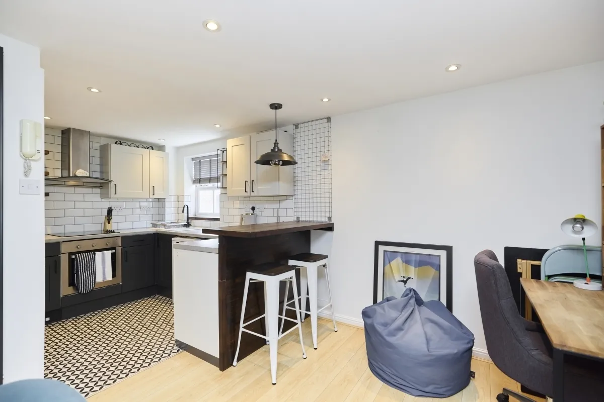 Mapeshill Place London NW2, photo 5