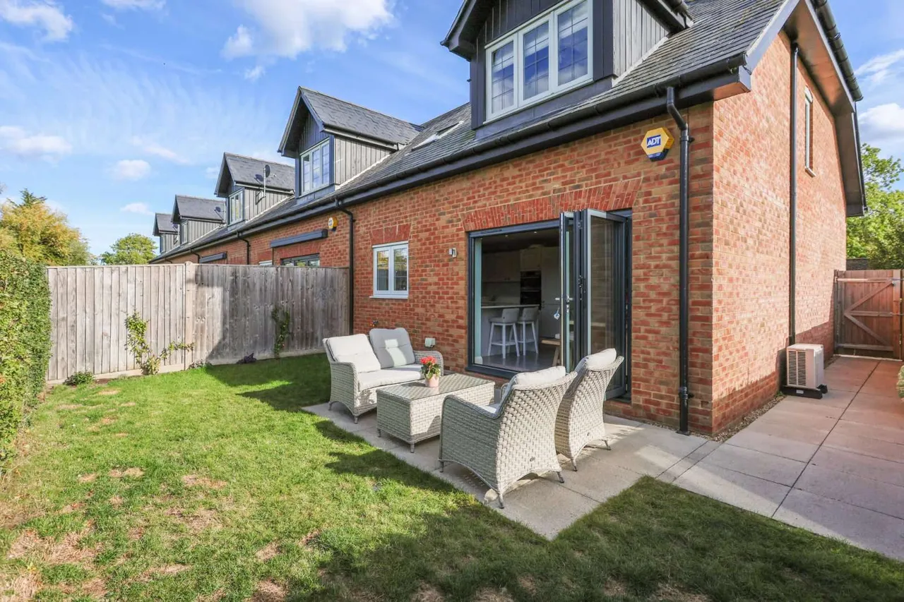 The Saddlery, Little Bookham, KT23, photo 14