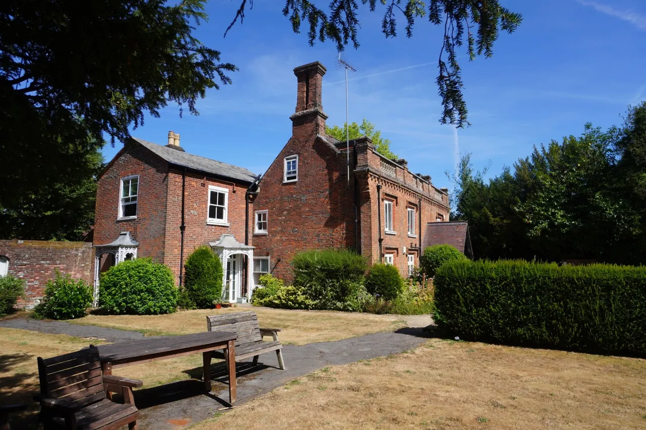 Totteridge Lane, HP13, photo 12