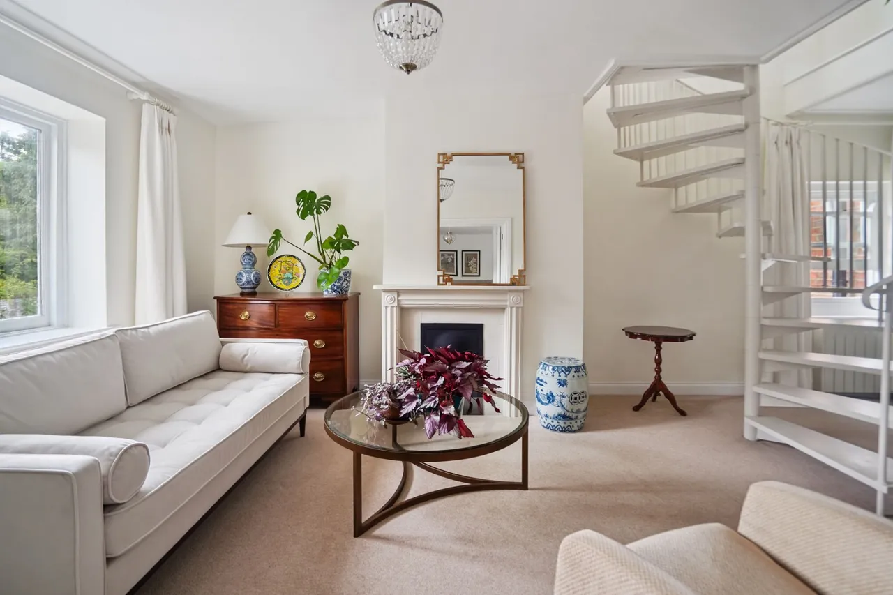 Totteridge Lane, HP13, photo 3
