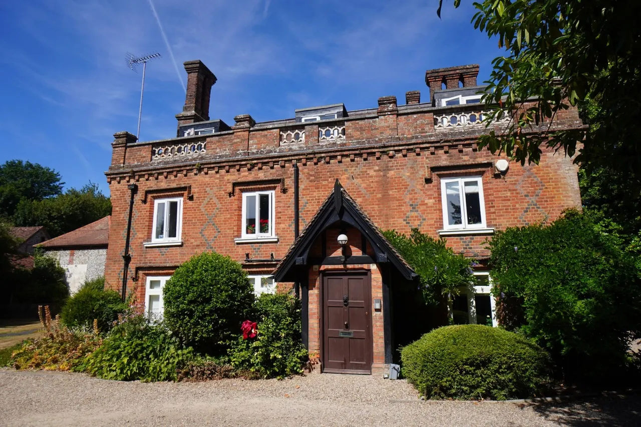 Totteridge Lane, HP13, photo 13