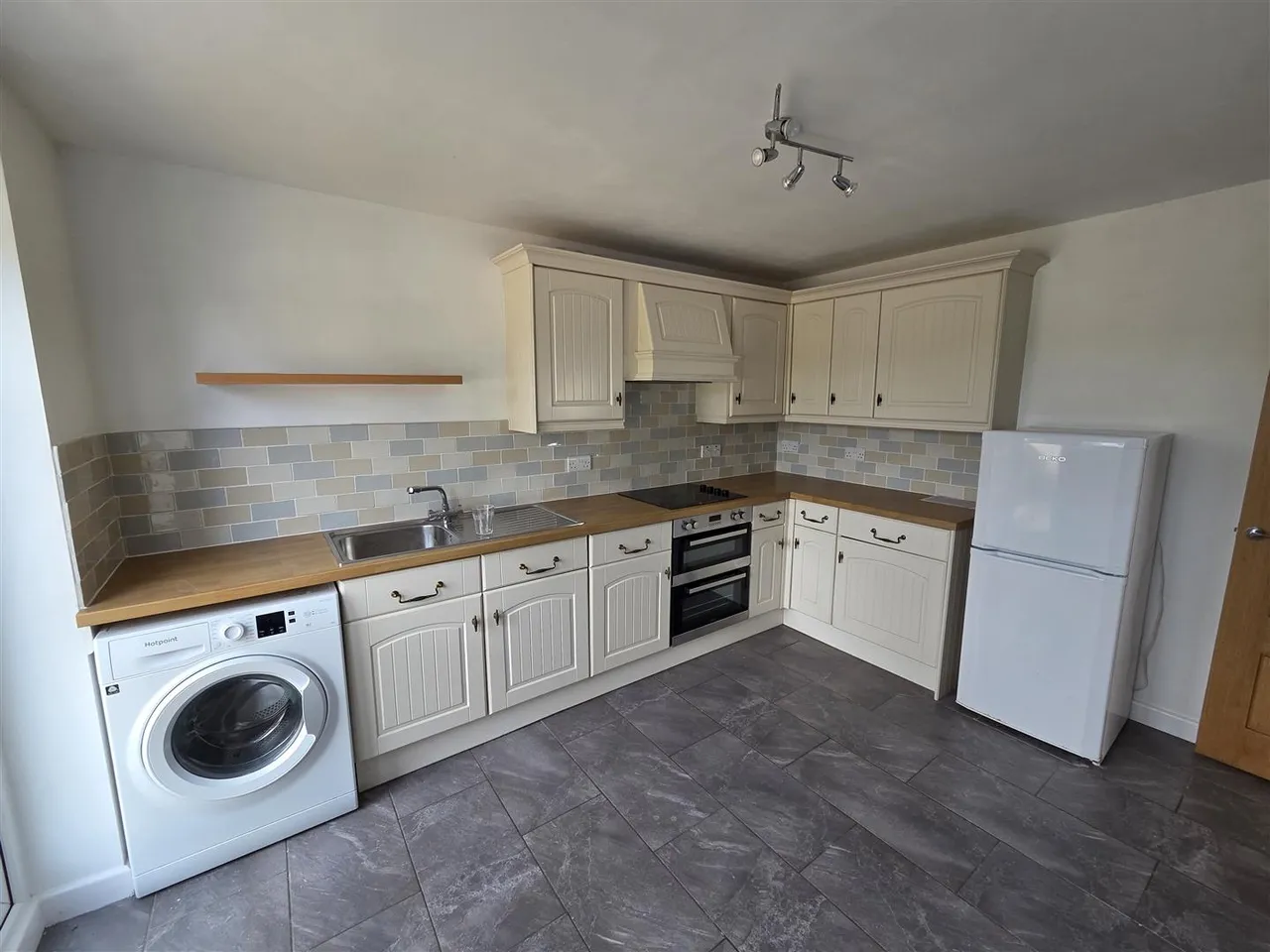 Daubuz Close, Truro, photo 2
