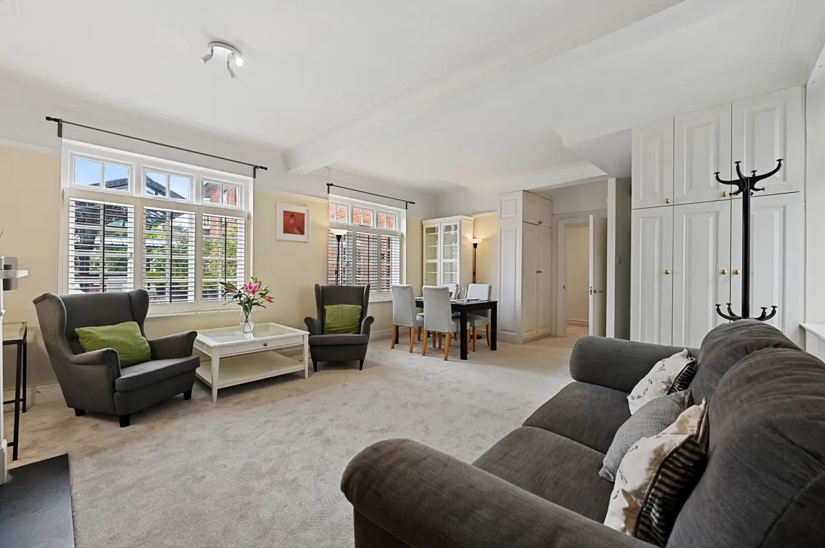 3 bed flat for sale, Allen Street, London, W8