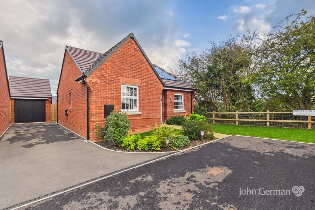 2 bed house for sale, Baxter Road, Uttoxeter