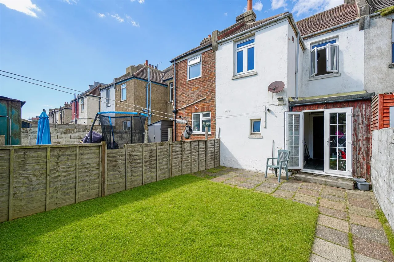Bexhill Road, St. Leonards-On-Sea, photo 12