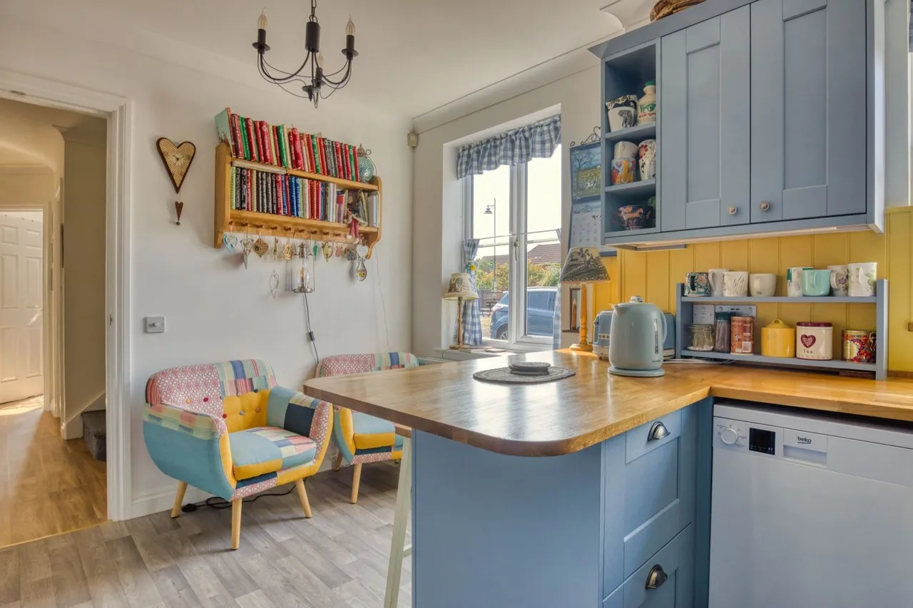 Graham Way, Cotford St. Luke, TA4, photo 15