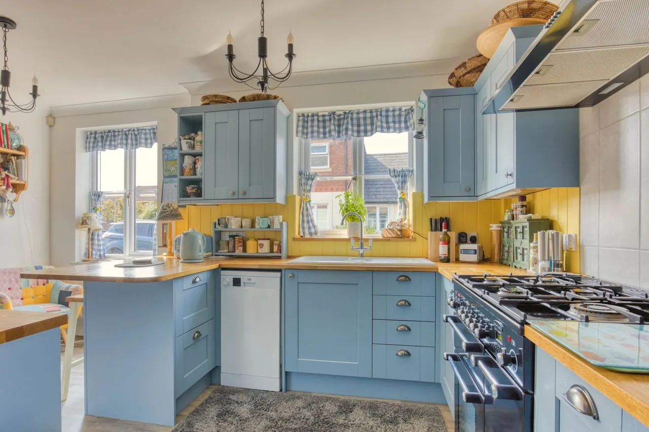 Graham Way, Cotford St. Luke, TA4, photo 14