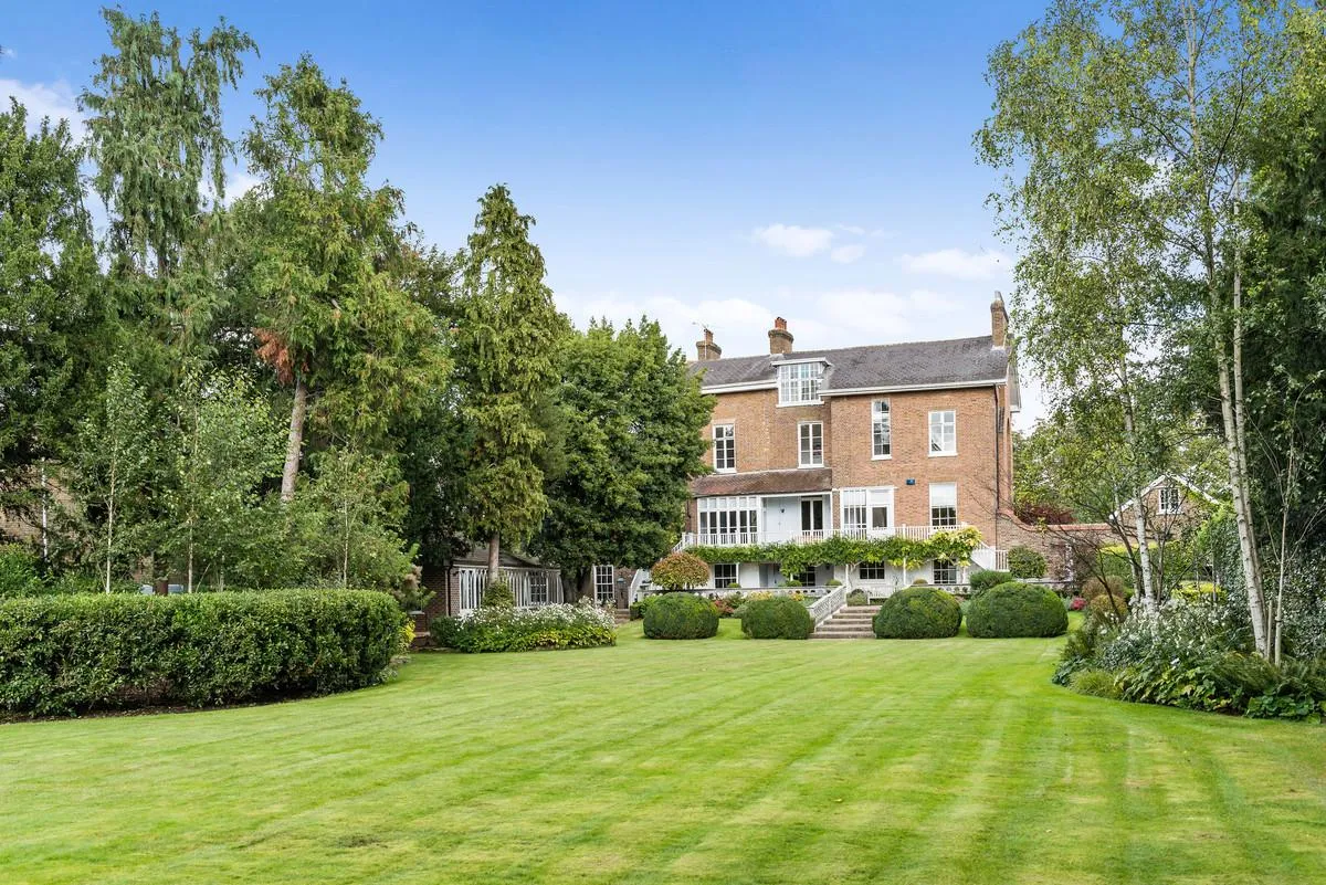 Hampton Court Road, East Molesey, KT8, photo 16