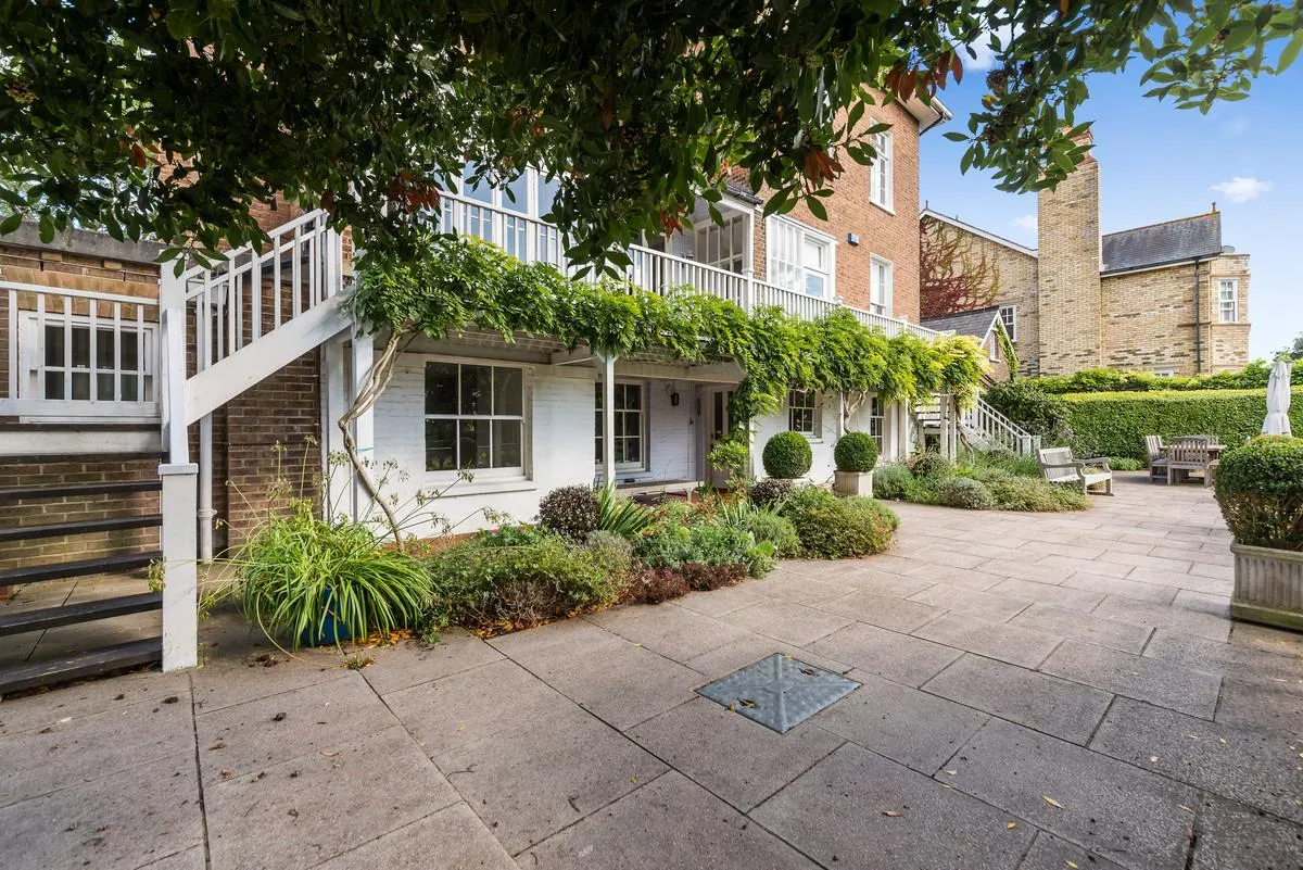 Hampton Court Road, East Molesey, KT8, photo 14