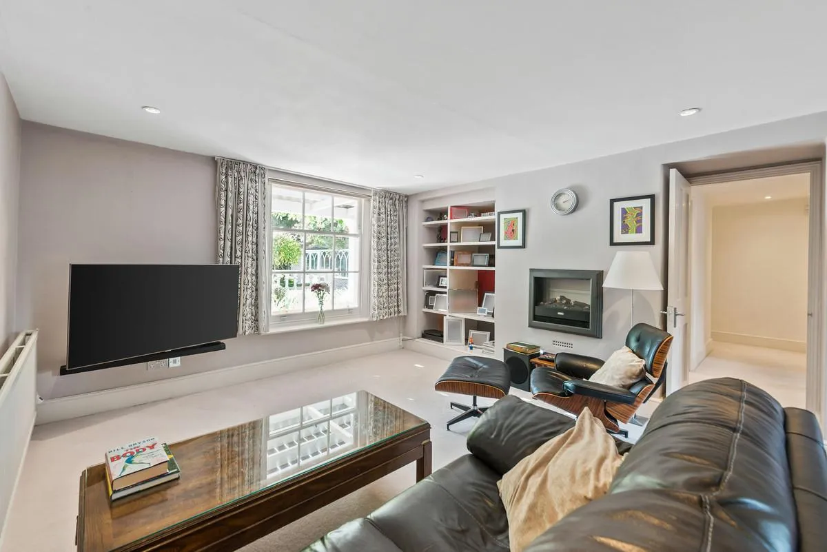 Hampton Court Road, East Molesey, KT8, photo 13