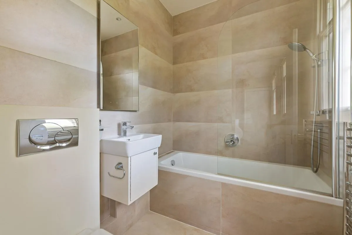 Hampton Court Road, East Molesey, KT8, photo 27