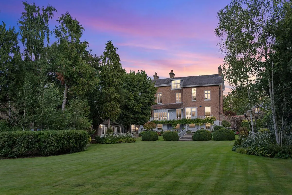 Hampton Court Road, East Molesey, KT8, photo 17
