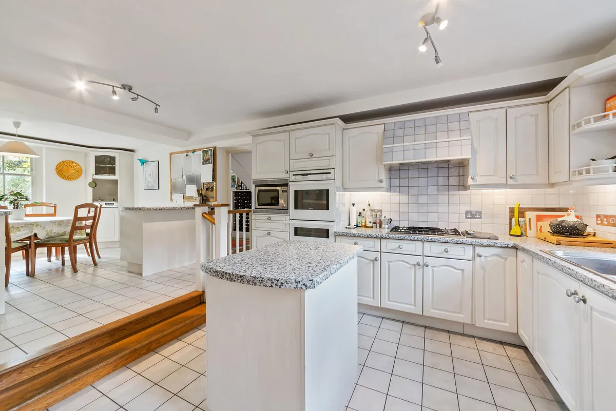 Hampton Court Road, East Molesey, KT8, photo 6