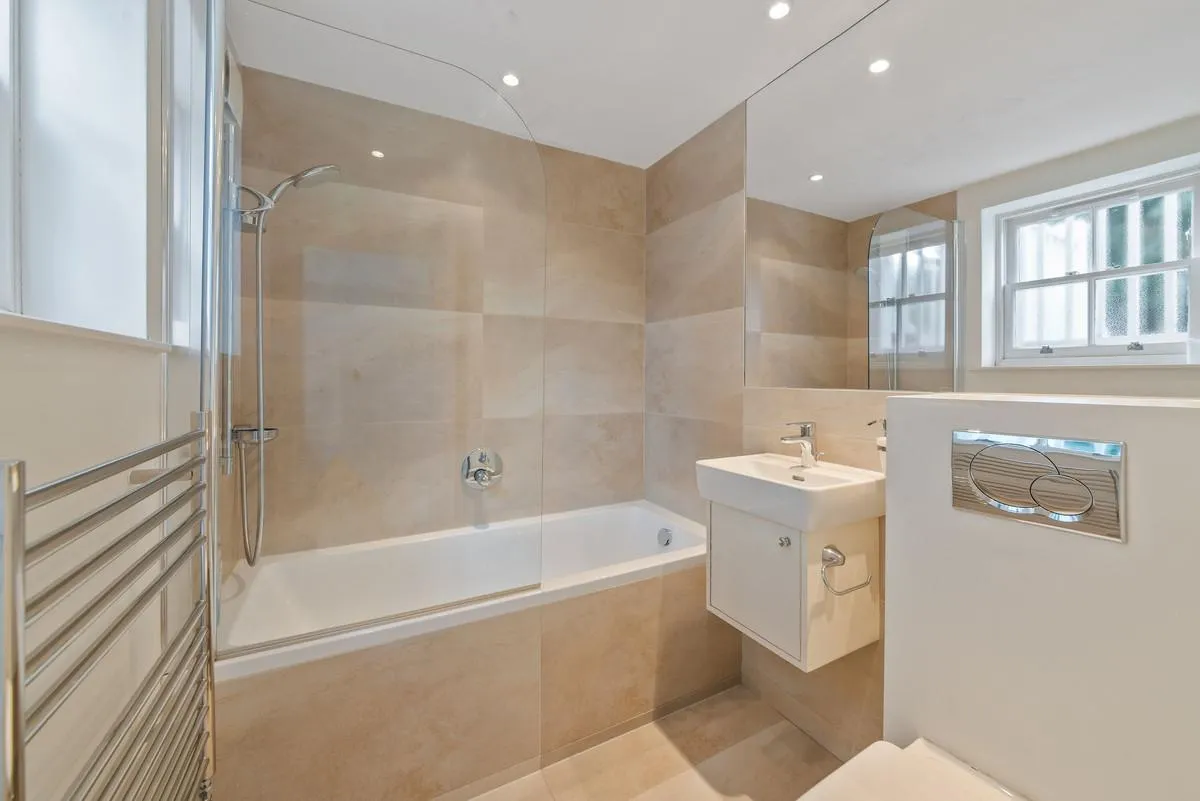 Hampton Court Road, East Molesey, KT8, photo 21