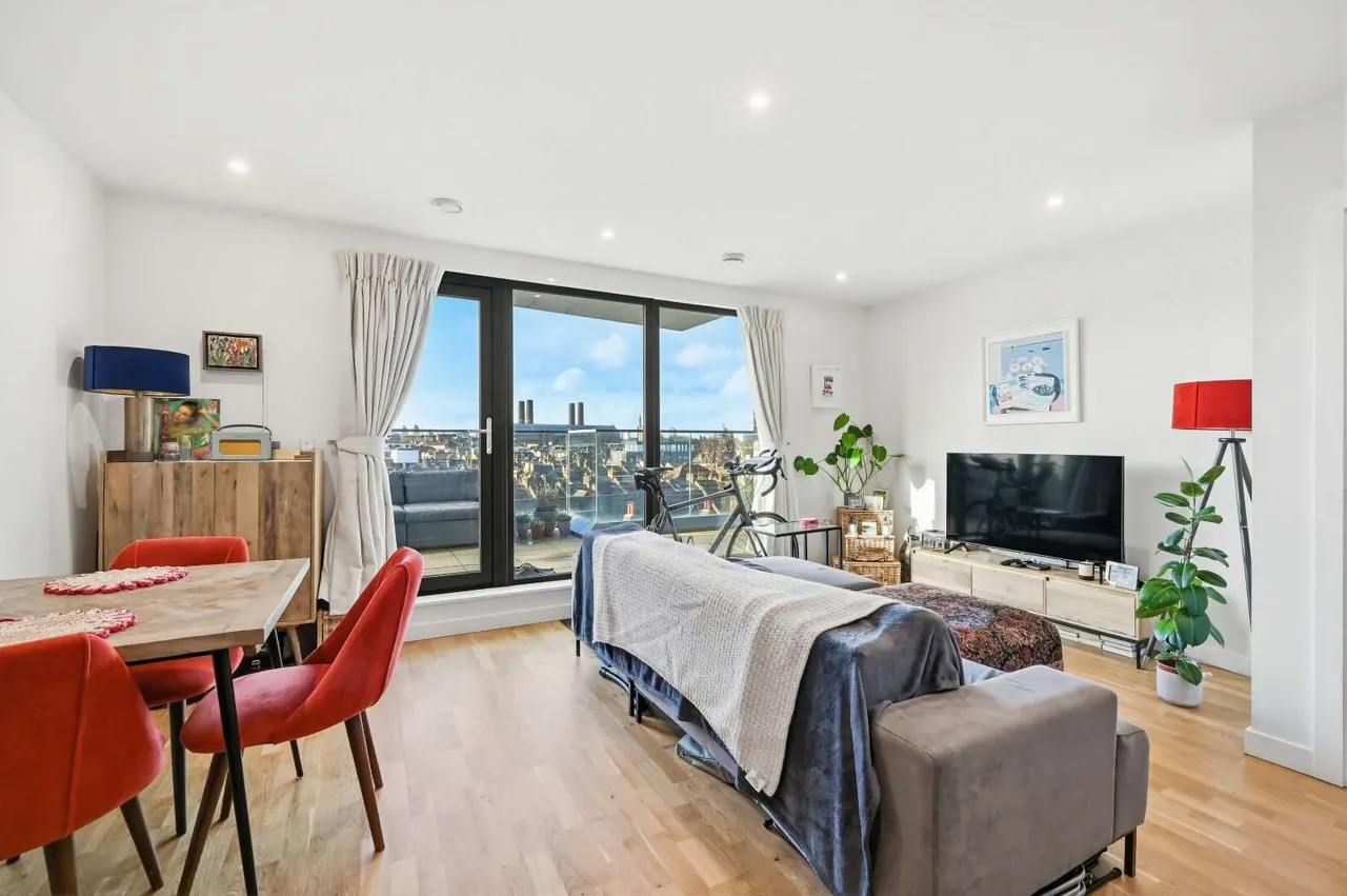 1 bed flat to rent — Hawthorne Crescent, London, SE10 9GW