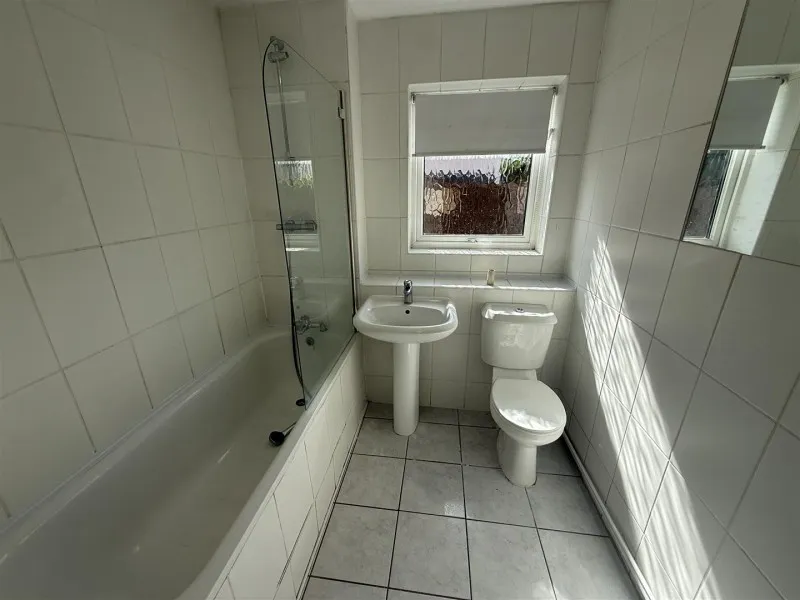 Heathcote Court, Linkfield Road, photo 2